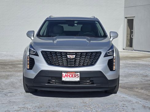 Used 2022 Cadillac XT4 Luxury w/ Cold Weather Package image 2