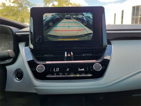 Used 2025 Toyota Corolla SE image 21