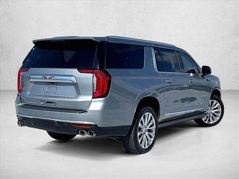 Used 2023 GMC Yukon XL Denali AWD/4WD image 2