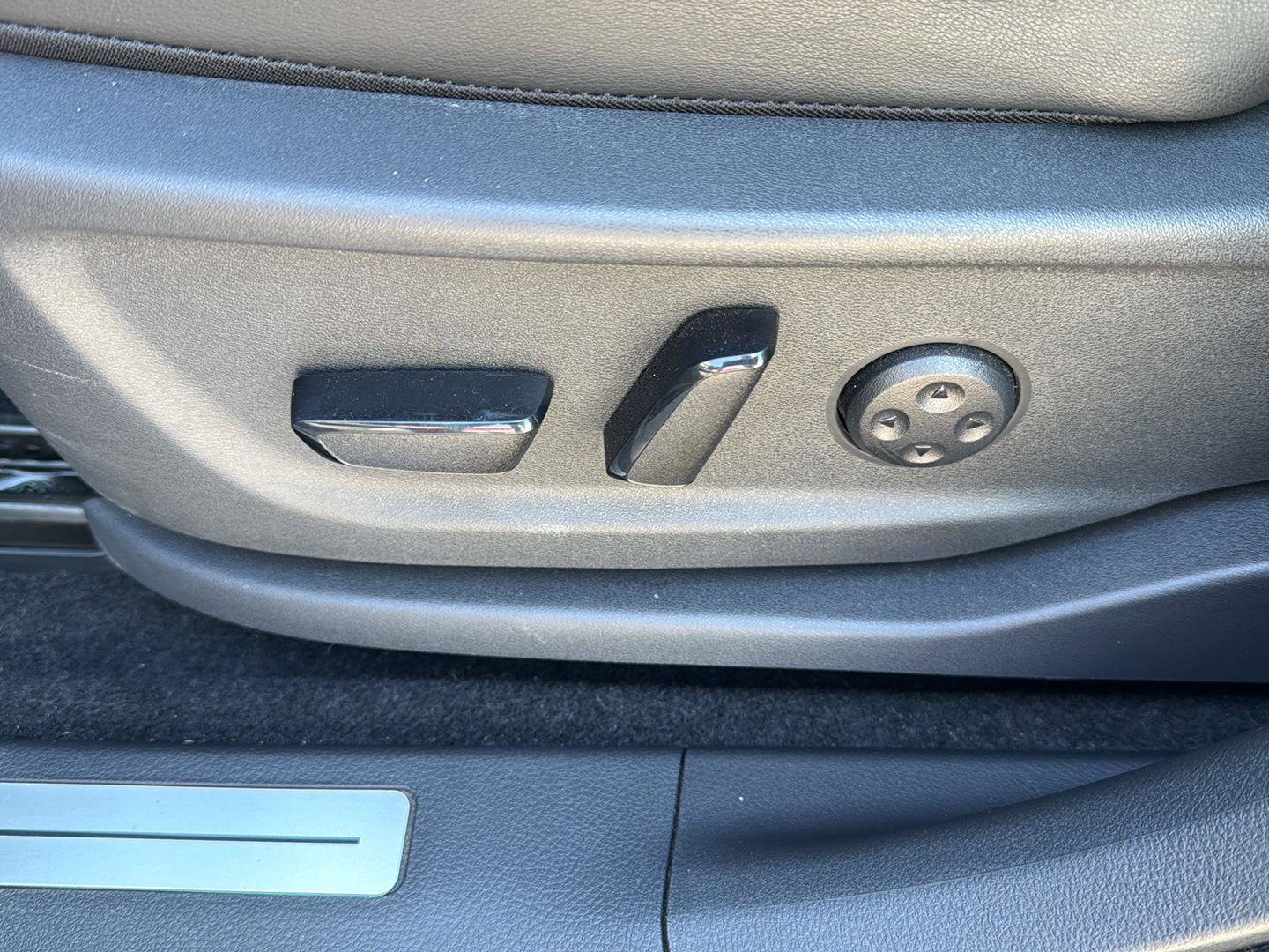 Certified 2024 Nissan Ariya AWD image 14
