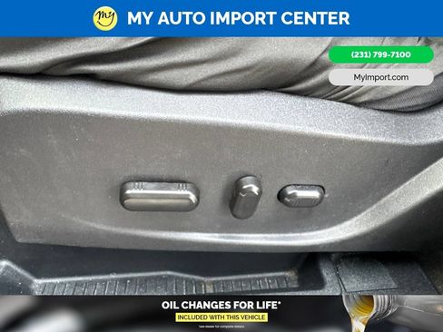 Used 2018 Ford Escape SE w/ SE Sync 3 Package AWD/4WD image 11