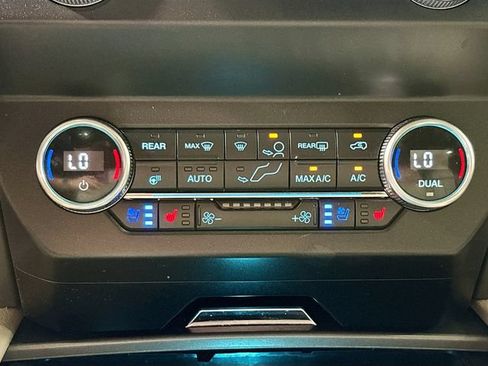 Used 2019 Ford Expedition XLT w/ Equipment Group 202A AWD/4WD image 15