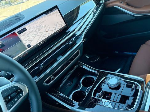 New 2026 BMW X7 M60i image 30