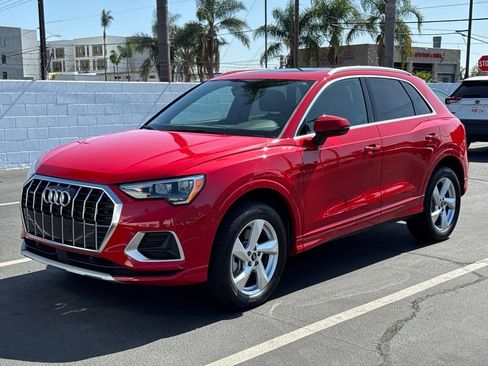 Used 2022 Audi Q3 2.0T Premium AWD/4WD image 2