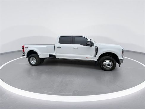 Used 2025 Ford F350 Lariat w/ Lariat Ultimate Package image 9