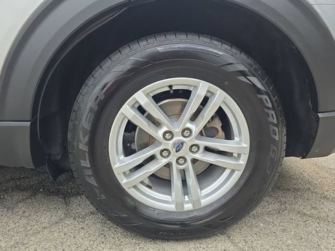 Used 2020 Ford Explorer XLT w/ Equipment Group 202A RWD image 35