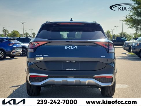 Used 2025 Kia Sportage EX w/ EX Premium Package AWD/4WD image 5
