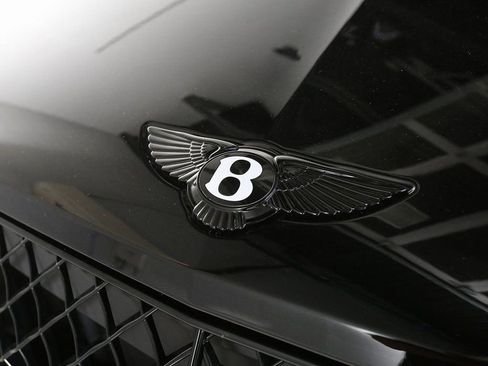 Used 2025 Bentley Bentayga image 8