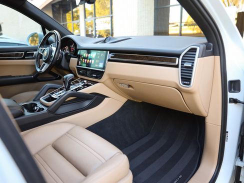 Used 2019 Porsche Cayenne image 30