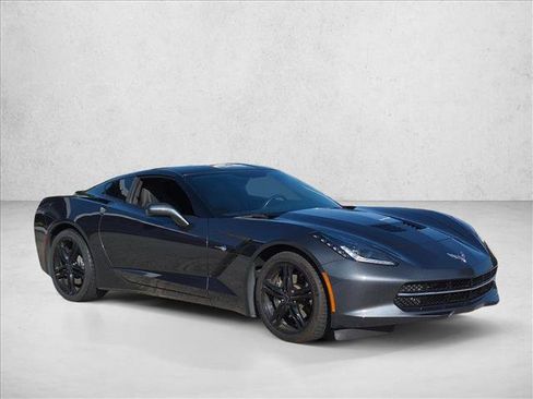 Used 2017 Chevrolet Corvette Stingray Coupe w/ 1LT RWD image 3