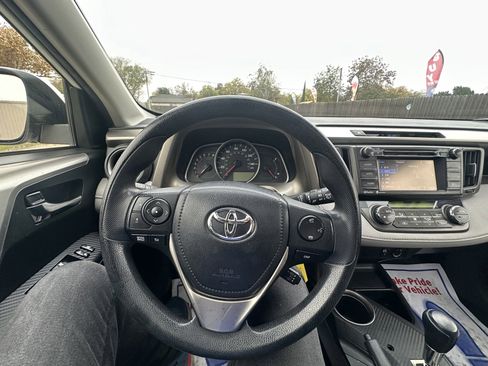 Used 2015 Toyota RAV4 XLE image 10