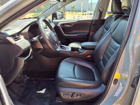 Used 2022 Toyota RAV4 XLE Premium FWD image 17