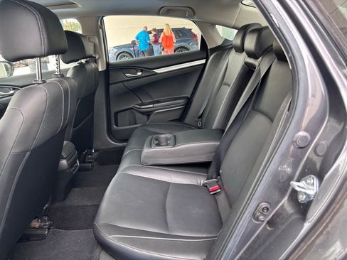 Used 2018 Honda Civic Touring image 14