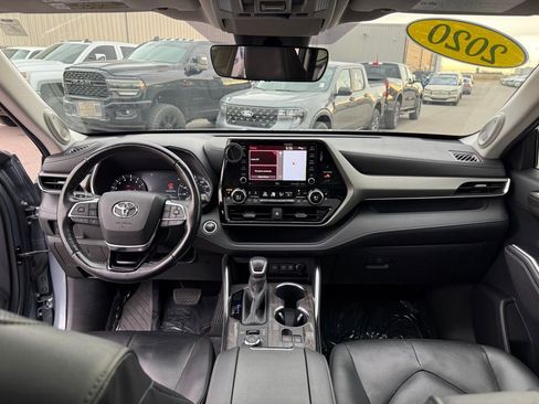 Used 2020 Toyota Highlander Limited image 14