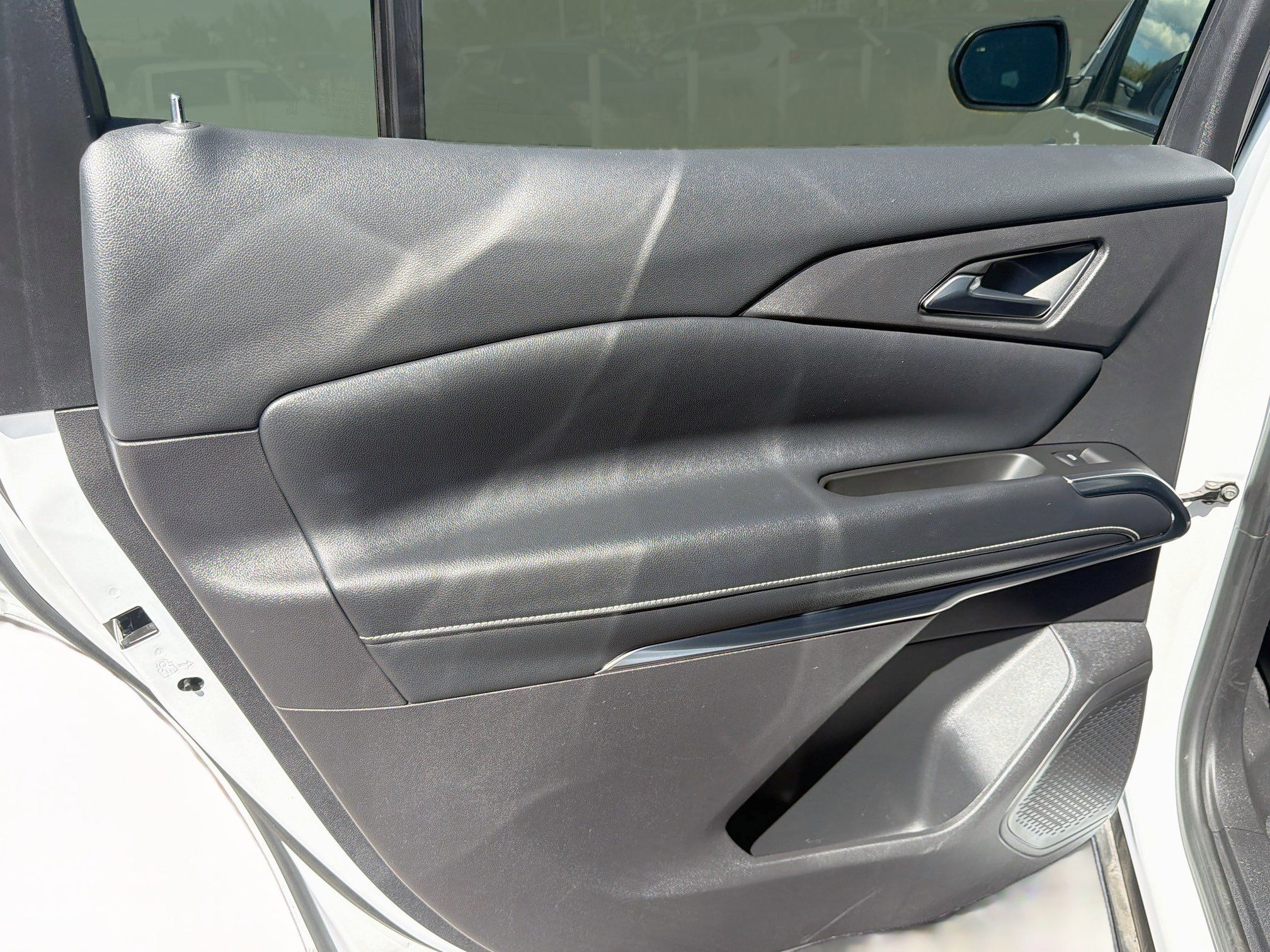 Used 2025 Chevrolet Traverse LT AWD/4WD image 27
