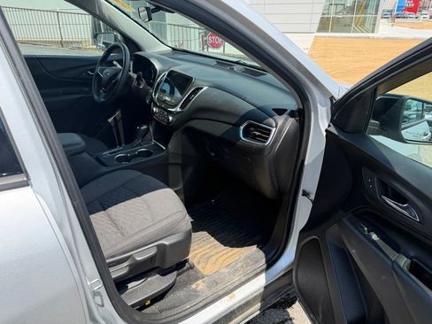 Used 2019 Chevrolet Equinox LT FWD image 14