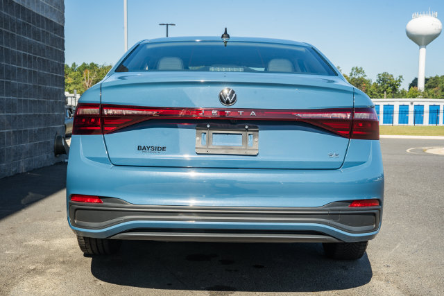 Used 2025 Volkswagen Jetta SE FWD image 6
