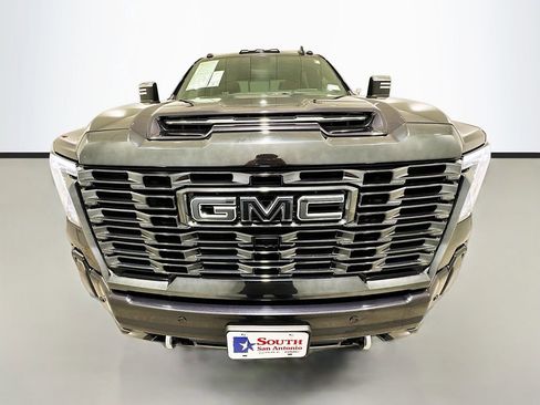 Used 2024 GMC Sierra 2500 Denali Ultimate w/ Max Trailering Package AWD/4WD image 2