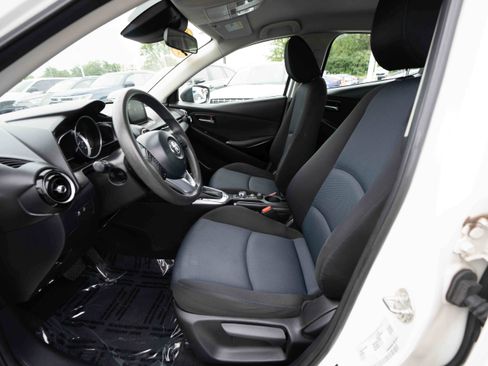 Used 2017 Toyota Yaris iA FWD image 9