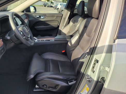 Certified 2023 Volvo XC60 B5 Ultimate AWD/4WD image 9