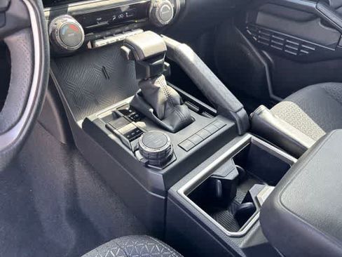 Used 2025 Toyota 4Runner SR5 AWD/4WD image 16