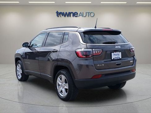 Used 2022 Jeep Compass Latitude w/ Convenience Group AWD/4WD image 3