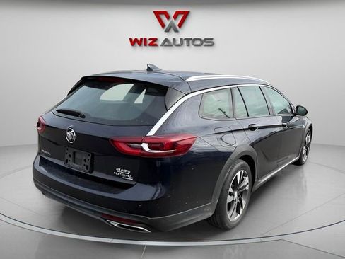 Used 2018 Buick Regal Essence w/ Driver Confidence Package #1 image 3