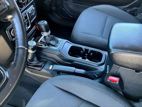 Used 2022 Jeep Wrangler Unlimited Sport AWD/4WD image 15