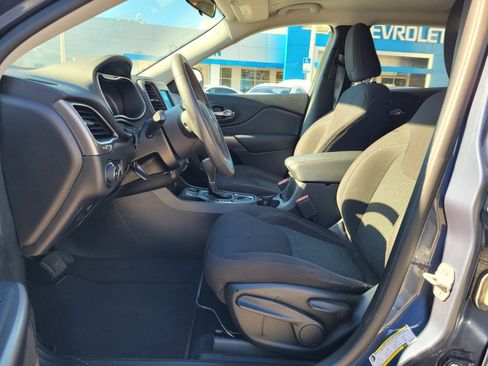 Used 2019 Jeep Cherokee Latitude w/ Popular Appearance Group image 21