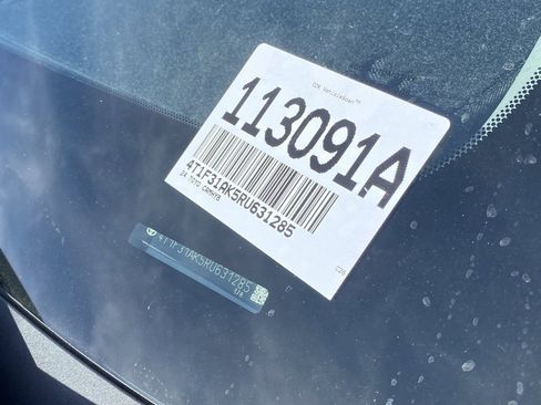 Used 2024 Toyota Camry XLE w/ Cold Weather Package image 6