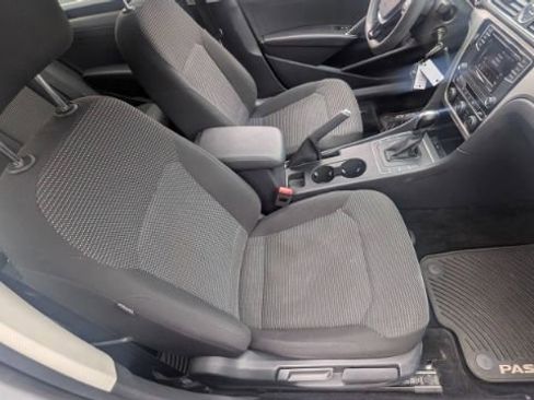 Used 2017 Volkswagen Passat 1.8T S image 17