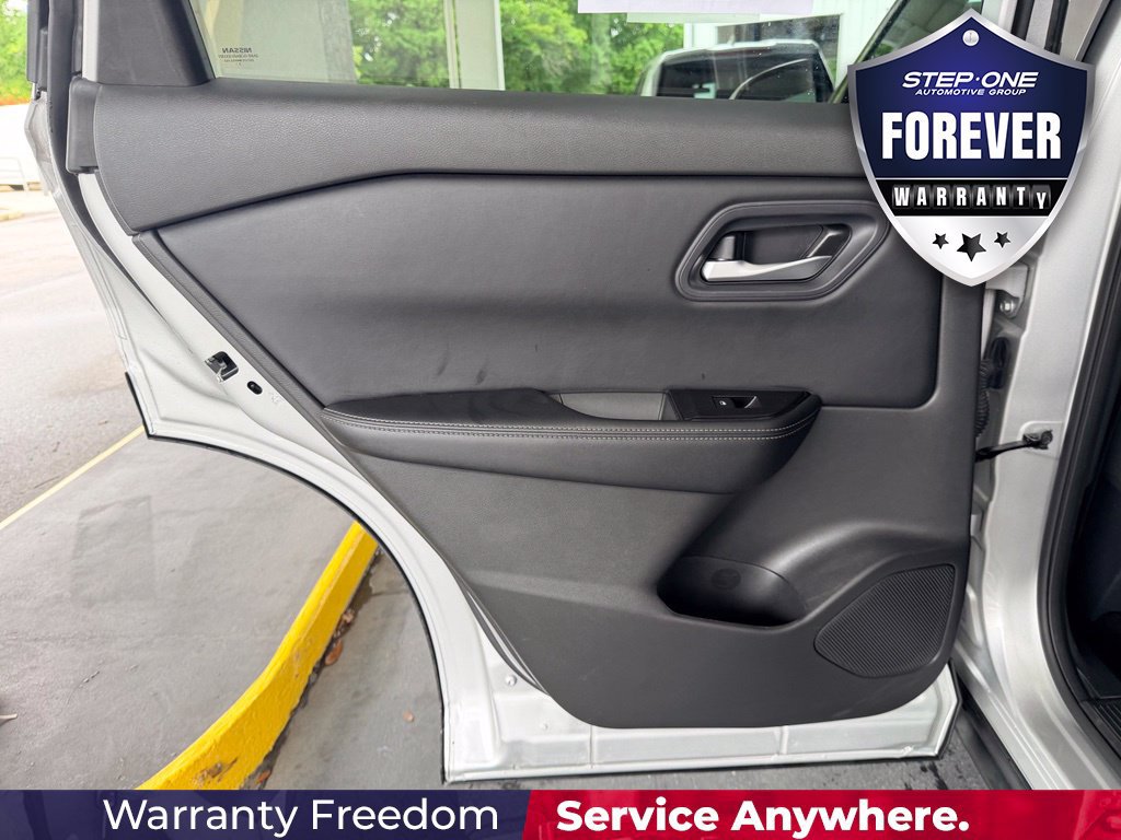 Used 2024 Nissan Rogue SV FWD image 28