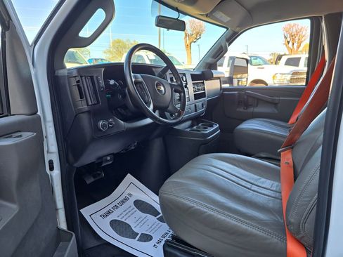 Used 2023 Chevrolet Express 4500 Extended w/ Power Convenience Package RWD image 25