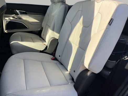 New 2025 Kia Telluride EX w/ EX Captain's Chair Package image 22