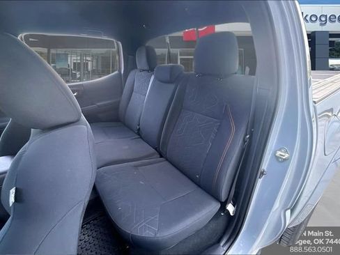 Used 2020 Toyota Tacoma TRD Sport AWD/4WD image 21