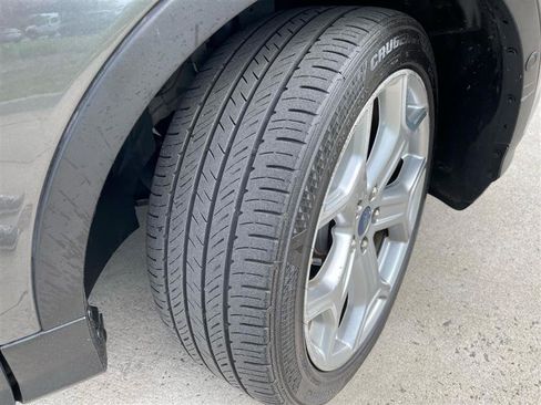 Used 2017 Ford Escape Titanium w/ Equipment Group 301A image 38