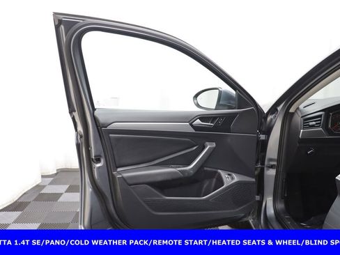 Used 2021 Volkswagen Jetta SE image 4
