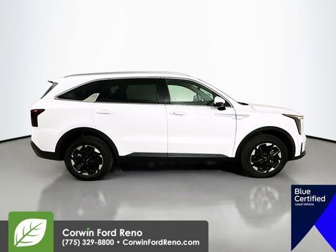 Used 2024 Kia Sorento S AWD/4WD image 10