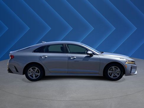 Used 2023 Kia K5 LXS FWD image 2