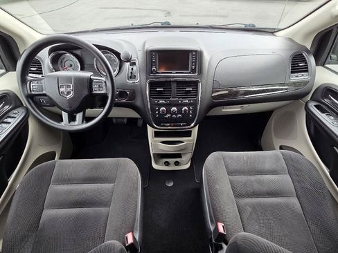 Used 2018 Dodge Grand Caravan SE w/ UConnect Hands-Free Group FWD image 20
