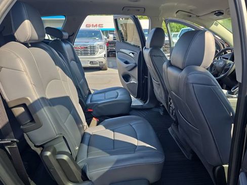 Used 2018 Buick Enclave Premium FWD image 12