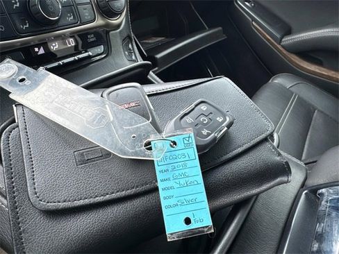 Used 2018 GMC Yukon Denali image 6