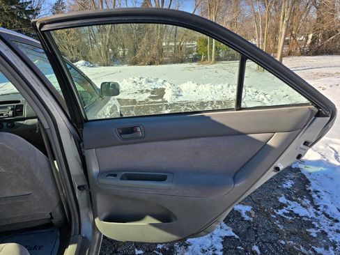 Used 2003 Toyota Camry LE image 9