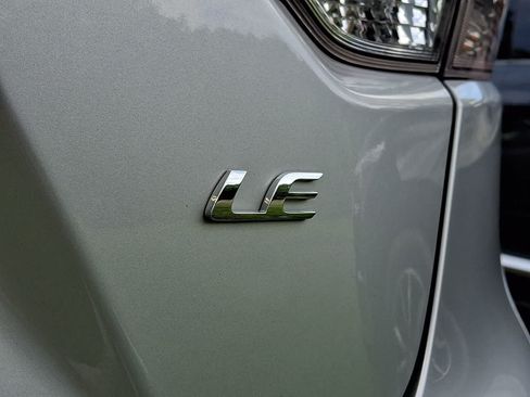 Used 2023 Toyota Corolla LE FWD image 10