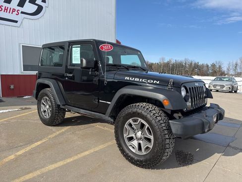 Used 2018 Jeep Wrangler Rubicon w/ Power Convenience Group image 3