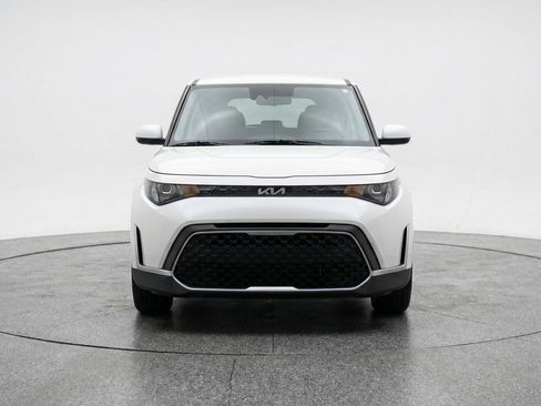 Used 2025 Kia Soul LX w/ LX Technology Package image 2
