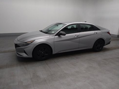 Used 2021 Hyundai Elantra SEL FWD image 2