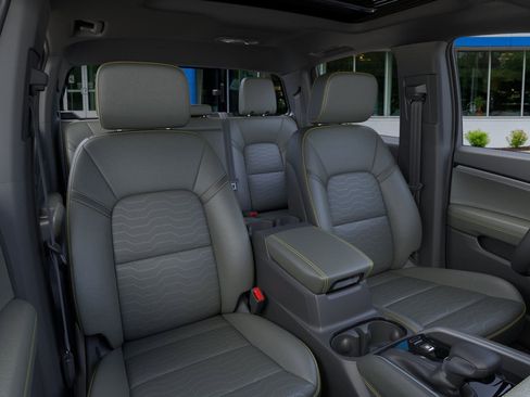 New 2026 Chevrolet Colorado ZR2 w/ Technology Package image 16