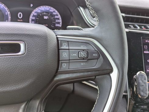 Used 2024 Jeep Grand Cherokee L Altitude AWD/4WD image 26