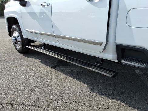 Certified 2024 Chevrolet Silverado 3500 High Country w/ Technology Package image 12